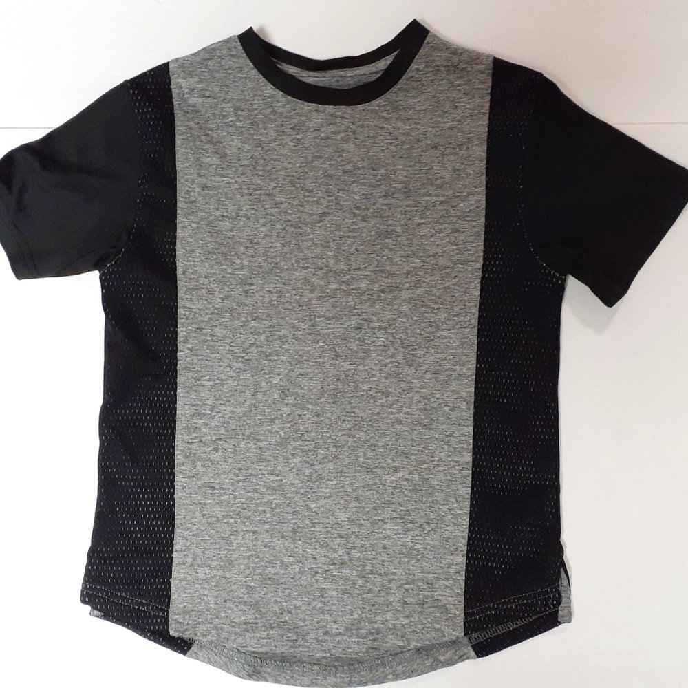 MTA Sport Boys T-Shirt Gray Black Short Sleeve Athletic Mesh Active 6-7 Small